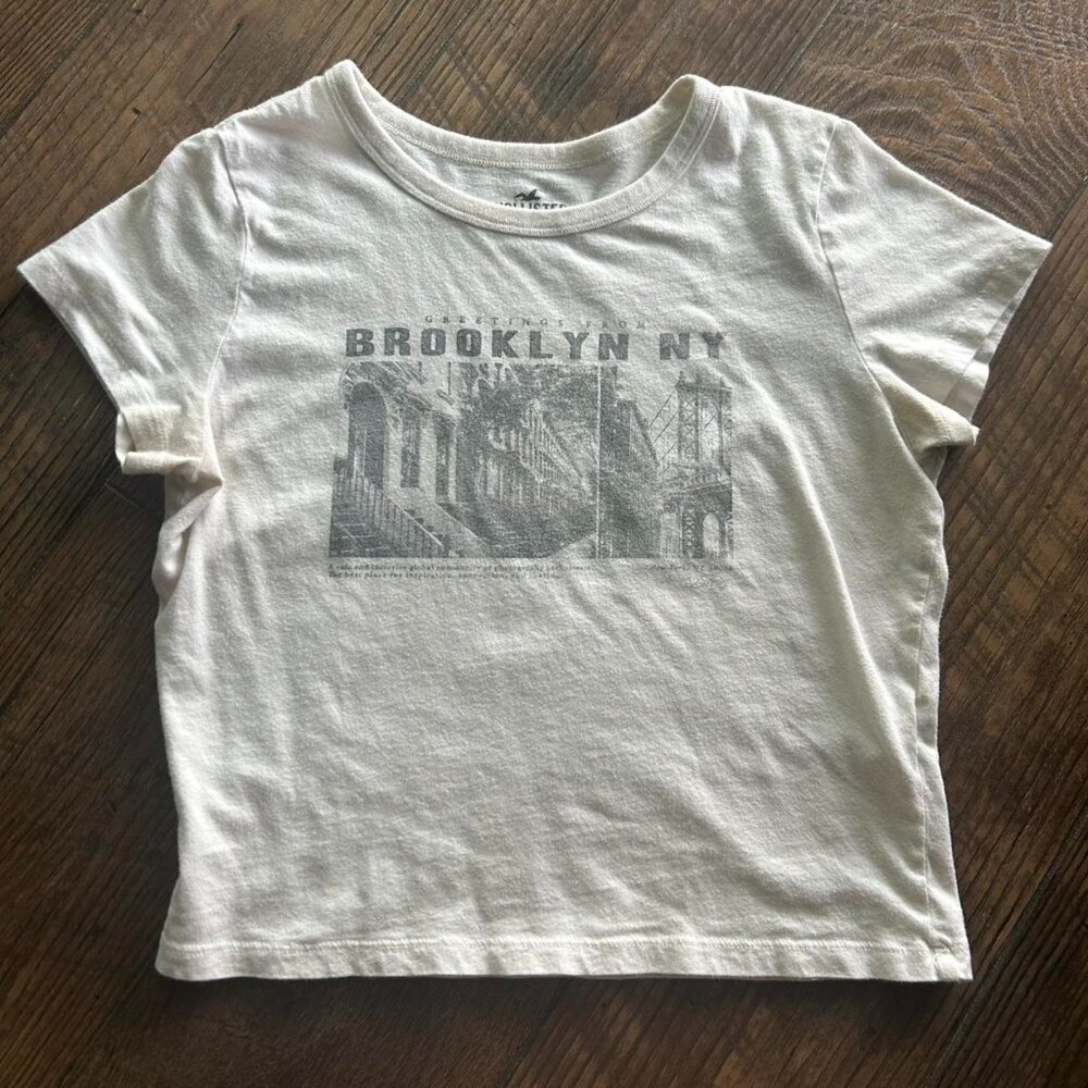 Hollister Co. Women's White and Cream T-shirt
